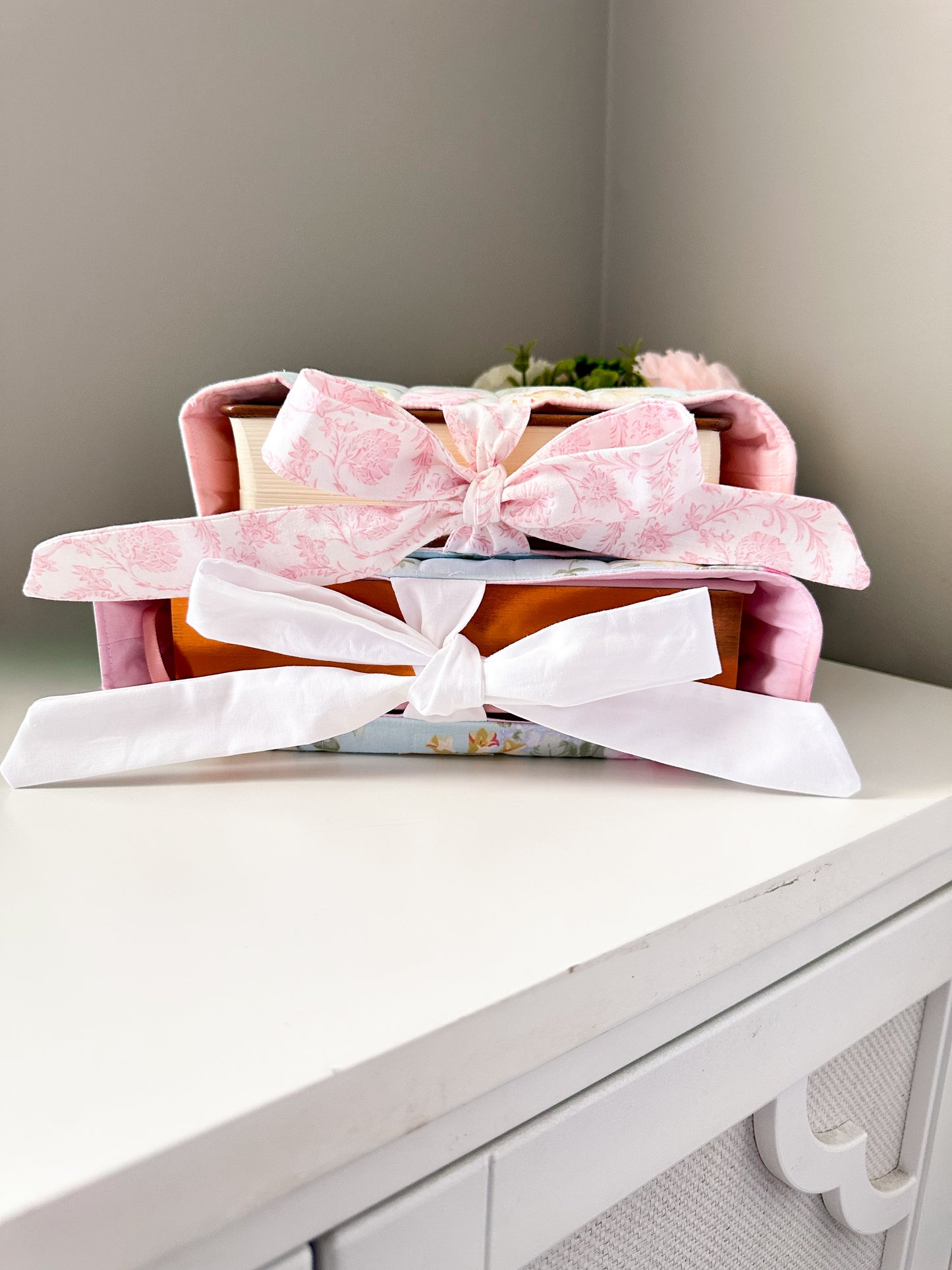 Sweet Spring Floral Bible Sleeve